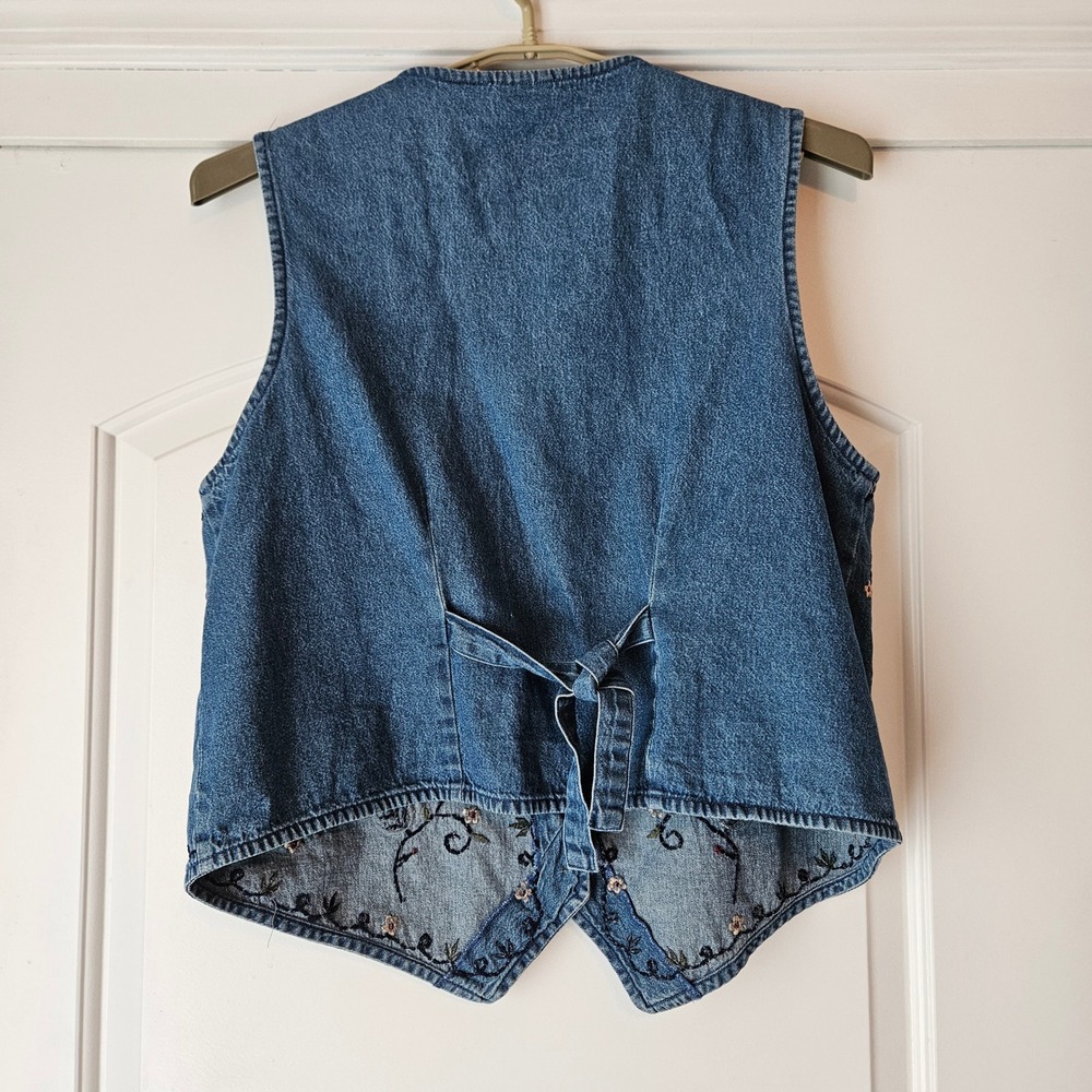 Vtg Bobbie Brooks Embroidered Floral Denim Vest Large Blue Cottage Garden Button - Picture 2 of 8